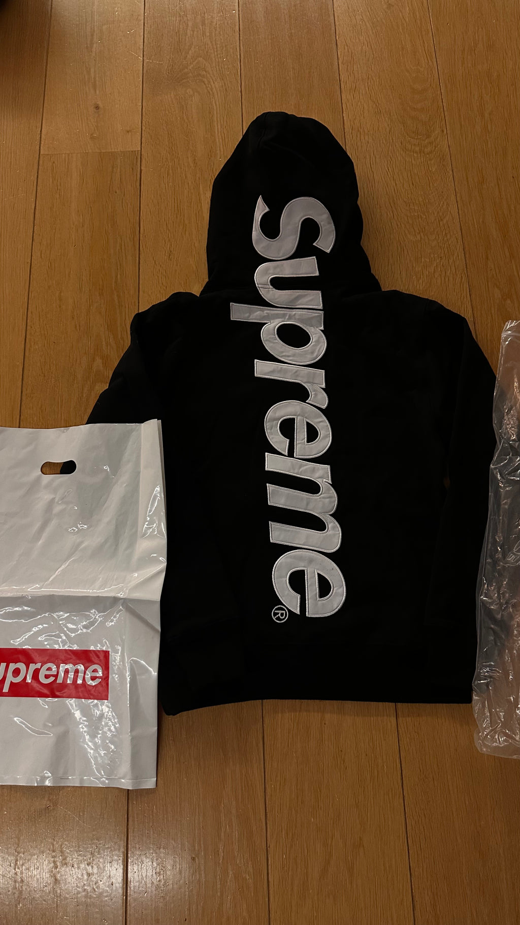 Supreme megztinis