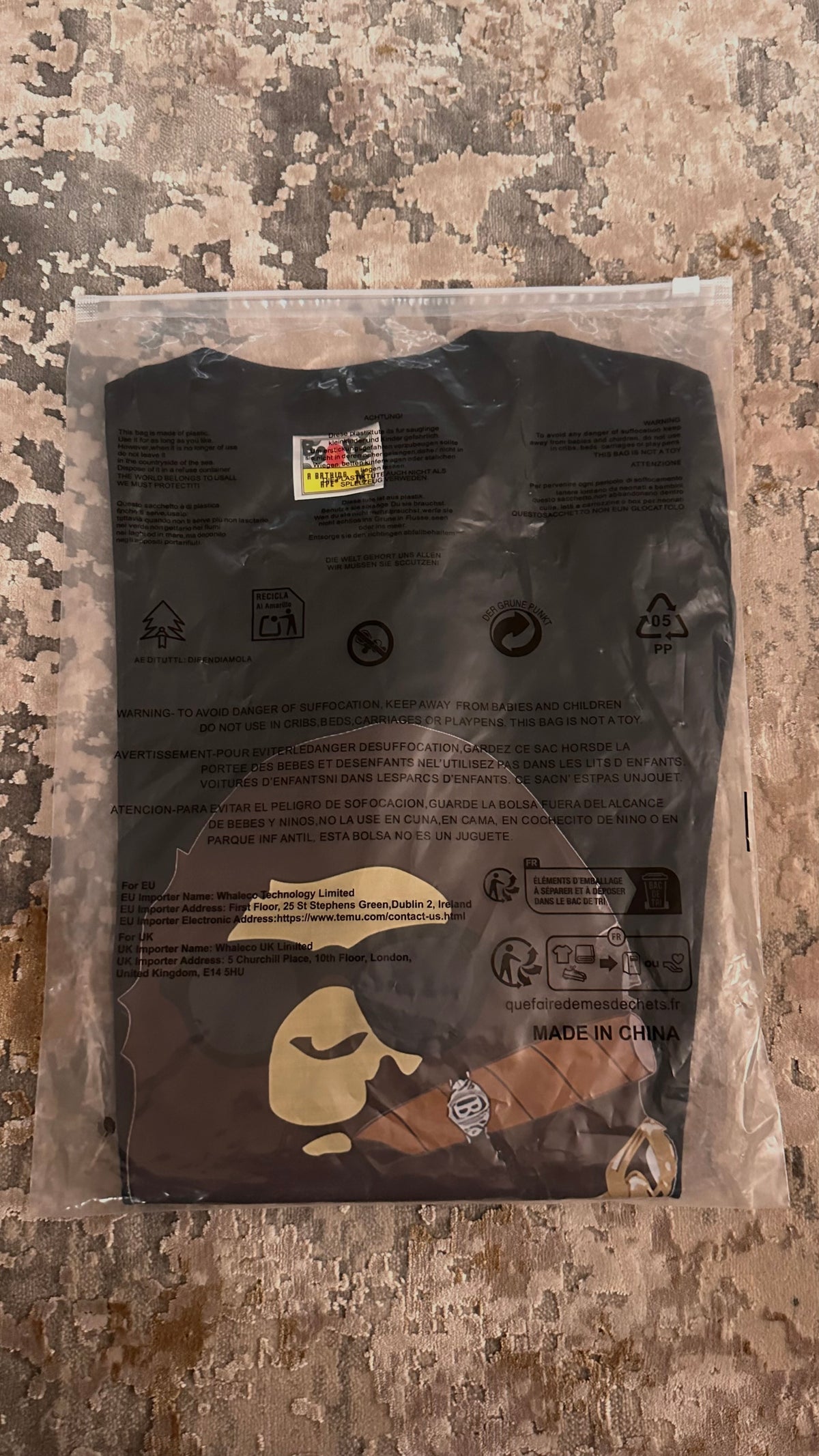 Bape juoda maike