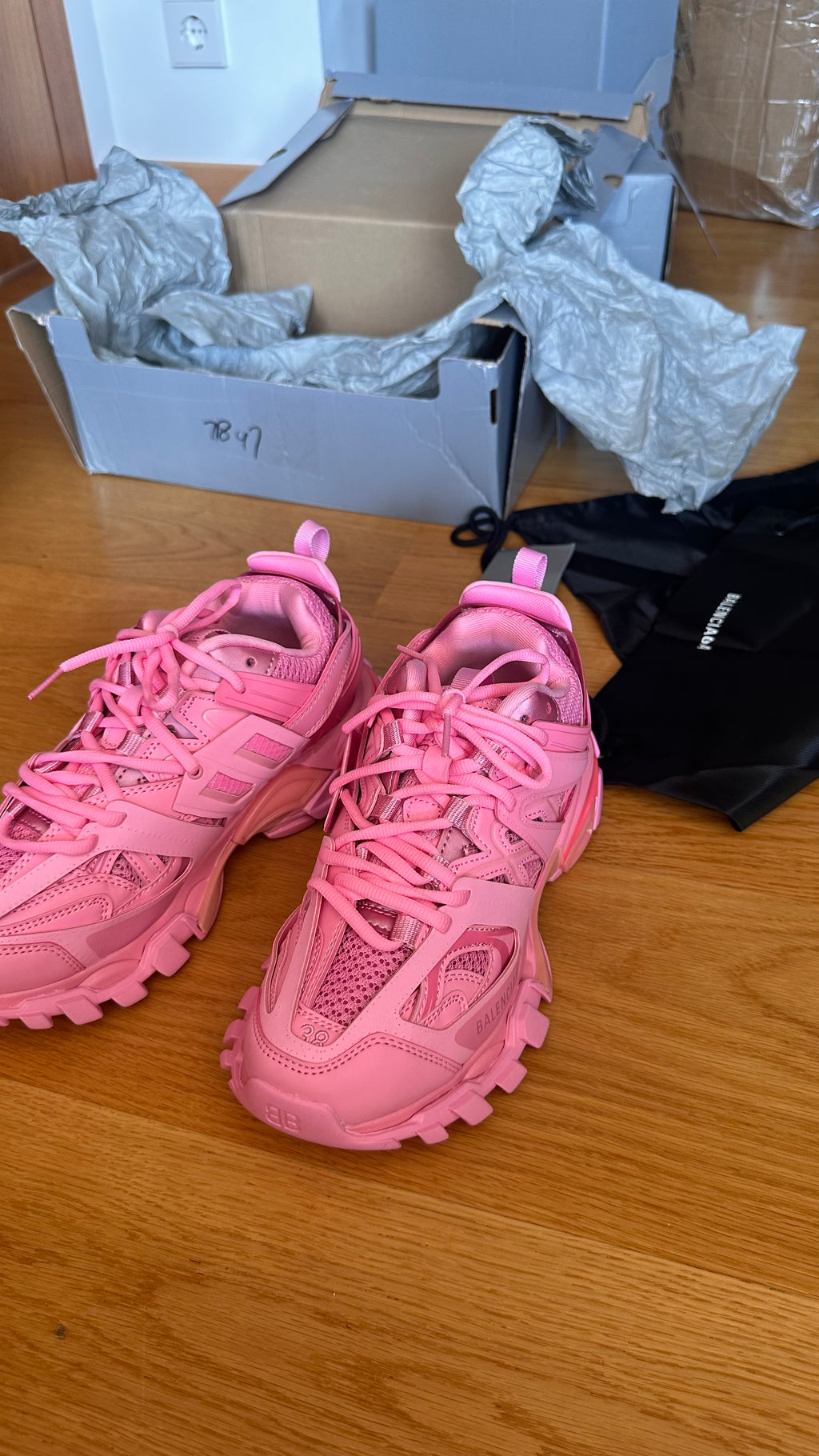 Balenciaga Track non led& with led