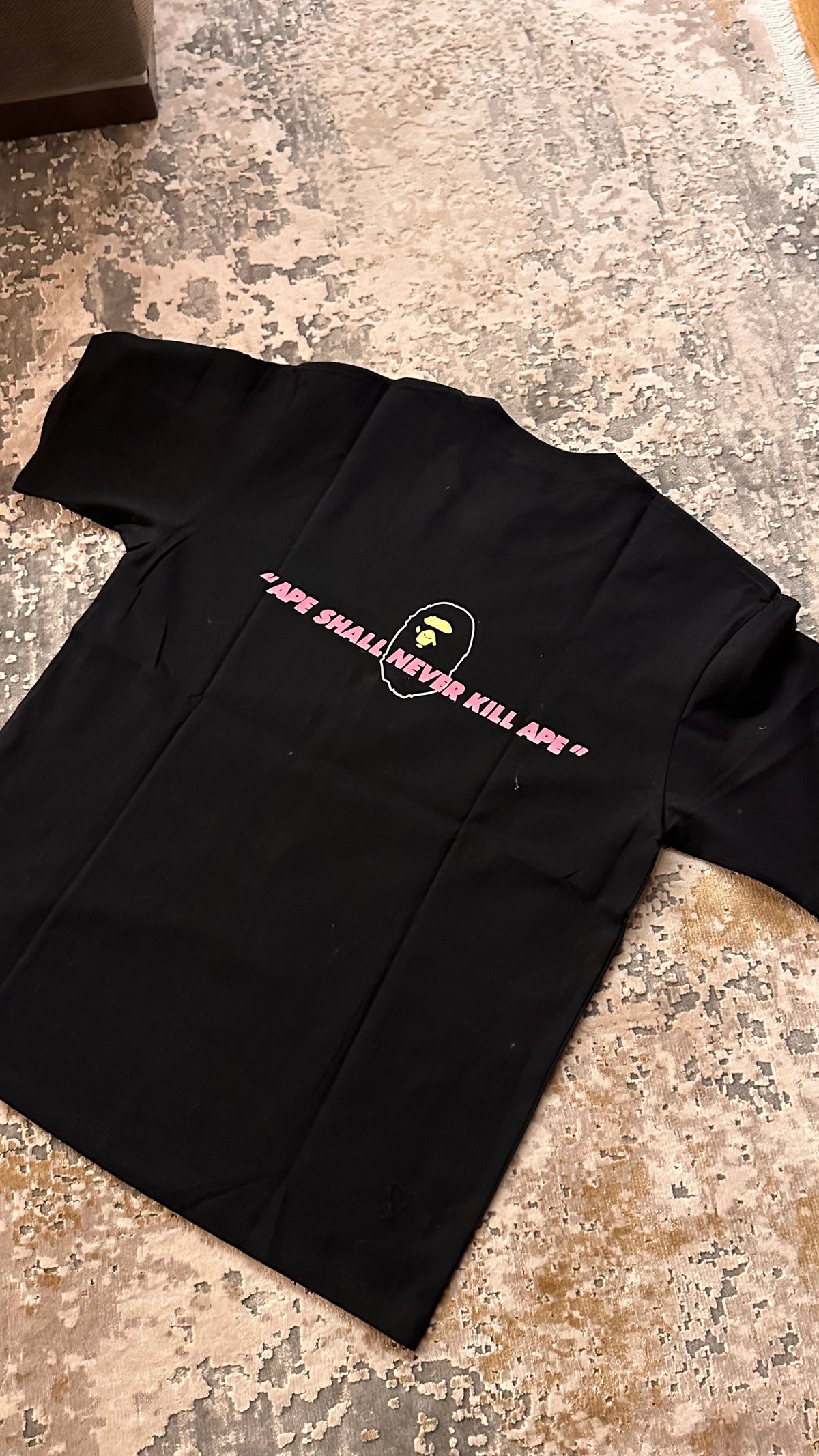Bape Juoda maike