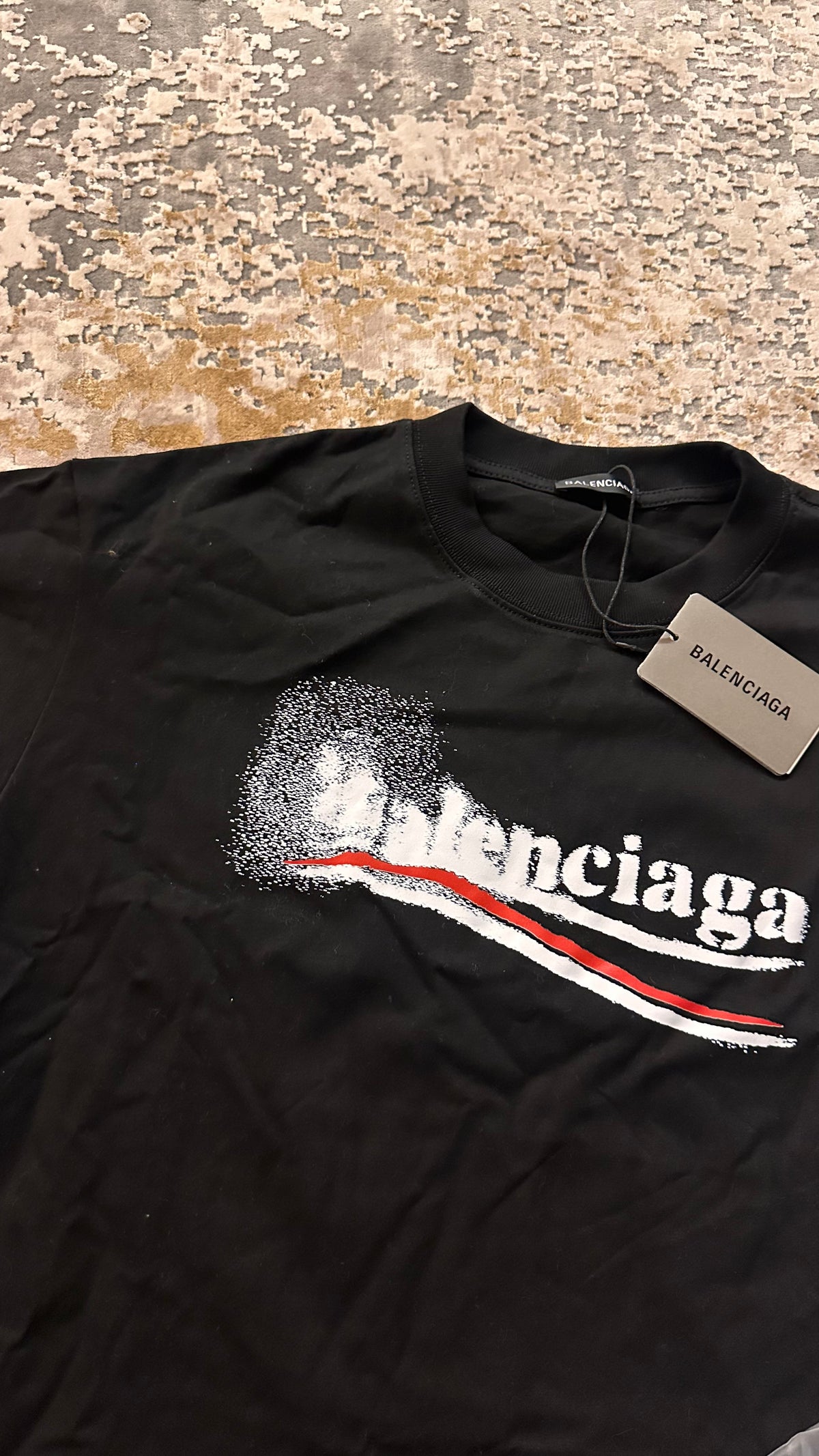 Juoda Balenciaga maike